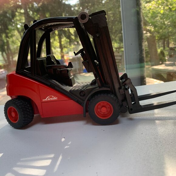 Bruder MACK Granite UPS Logistics Truck Driver Forklift Age 4+  Addt'l shipping - Picture 7 of 7